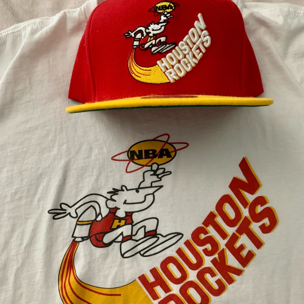💥DEAL💥 Houston Rockets Throwback OG logo M&N Tshirt + Hat 🔥